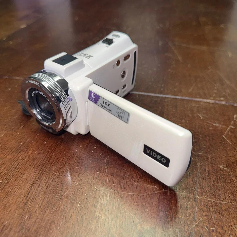 Vivitar Digital Camcorder White DVR507-WHT 16X Zoom Night Vision Rechargeable
